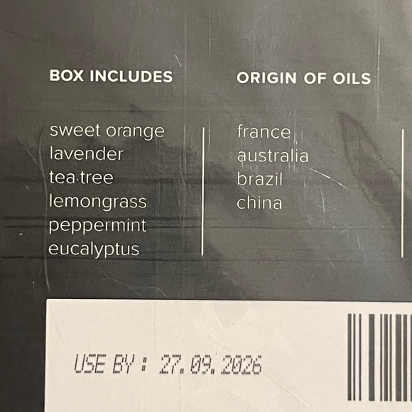 NWT Set - diffuser and essential oils - Picture 5 of 10